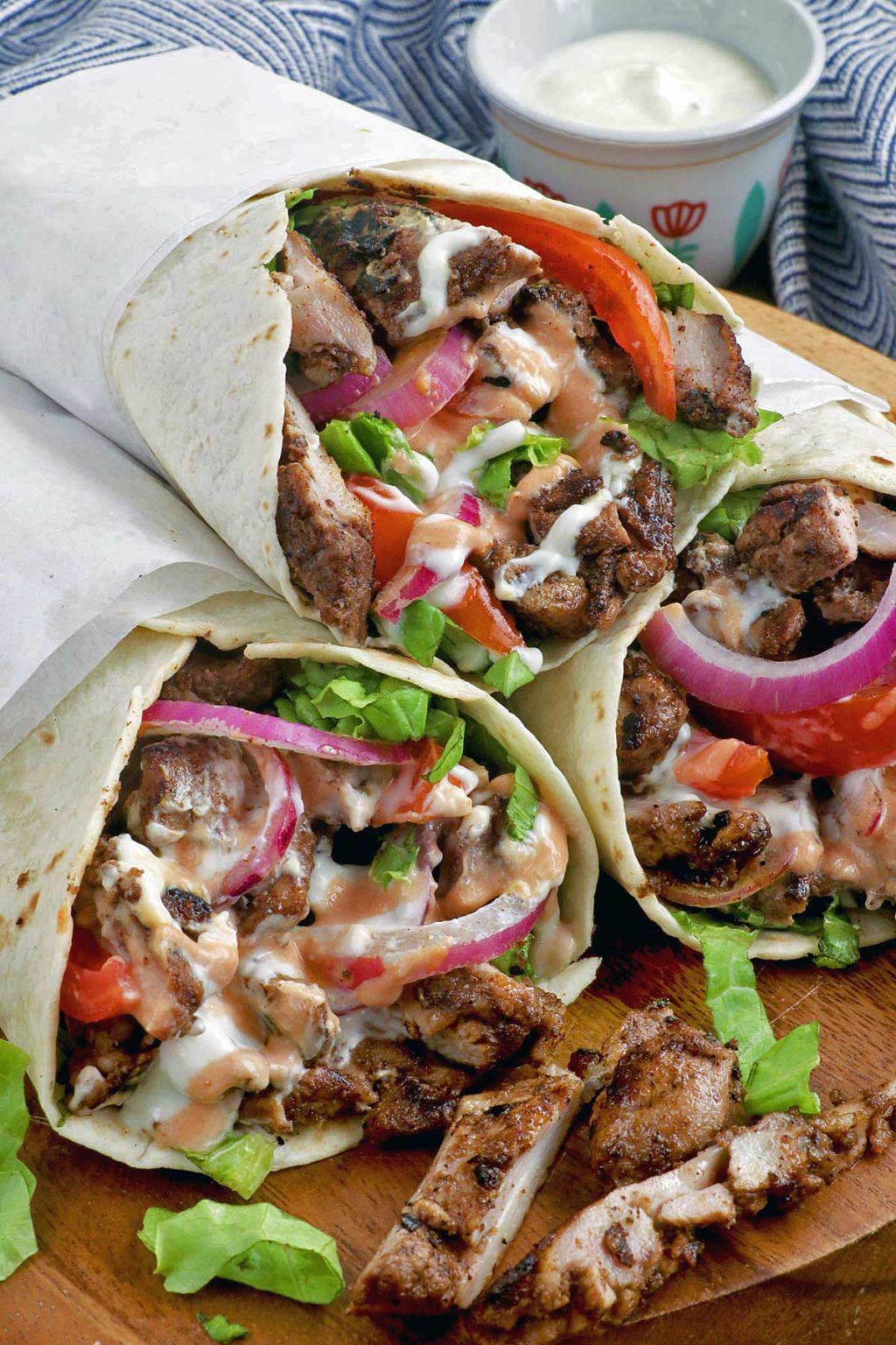 Chicken Shawarma con Yogurt-Garlic Sauce